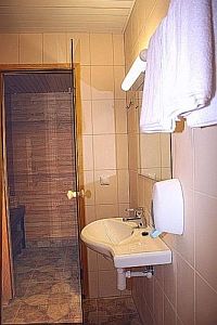 Astra Hotel hotelli Pärnu kaupunkiloma hotellimatka majoitus deluxe huone sauna kylpyhuone ABC matkatoimisto