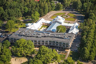 Hedon Spa Hotel Pärnu rakennus piha  ABC matkatoimisto