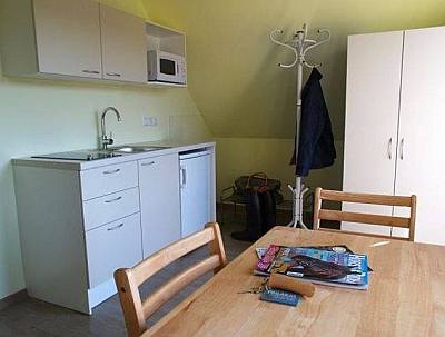 Maria Talu maatila Pärnu lomatalo huone majoitus keittiotila ABC matkatoimisto