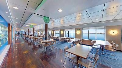 Laivalla Tallinnaan laivamatka Tallinnaan buffet ruokailu laivalippu Roberts Cafe kahvila Viking XPRS