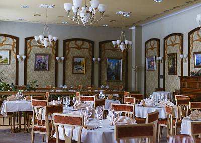 Scheeli ravintola Tallinna vanha kaupunki ruokailu ABC matkatoimisto